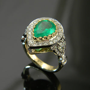 14k Yellow Gold Pear Shaped Emerald Ring with Diamond Halo
